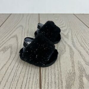 UGG Infant Fluff Yeah Furry Fuzzy Sandals 0/1 XS 0-6 months Black Metallic $55